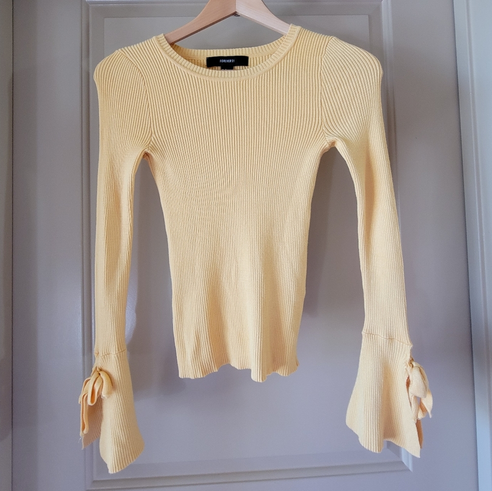 Forever 21 Ribbed Knit Bell Sleeve Sweater Top
